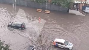 Дождь_в_Москве_сегодня_молния_снова_ударила_в_частный_дом