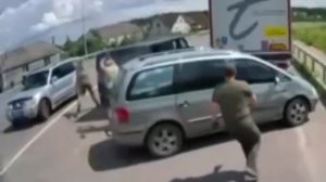 Вот как надо разговаривать с ТЦКашниками...
Такой разговор они понимают.