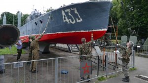 Покрасочные работы по бронекатеру БК-433 в ЦМВС, 19 июля 2025