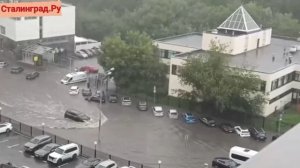 Дождь и местами гроза в Москве до конца дня, предупредили в МЧС.