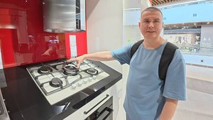 Вован ПОНТУЕТСЯ) Ходим по ДОРОГИМ салонам выбираем ПЛИТУ и стиральную машинку) ОБЛОМАЛИСЬ с гулянкой