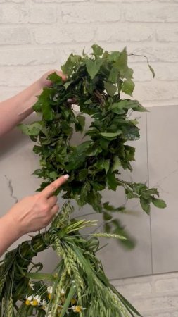 Плетем веночки для корелл