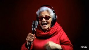 бабушка поет рэп