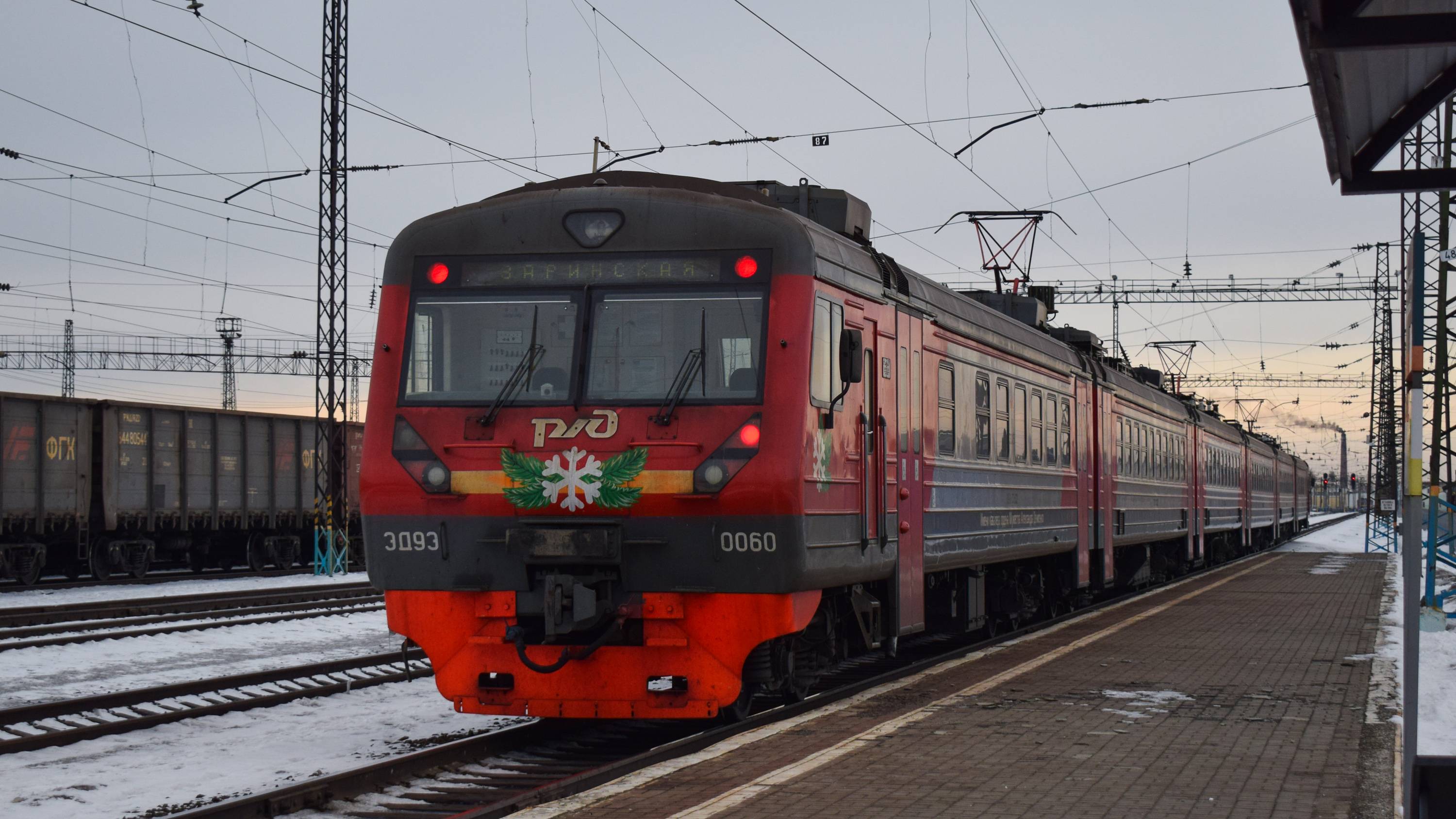 Электропоезд ЭД9Э-0060. Покатушки от 226км до Развилки. Догоняшки с грузовым поездом.