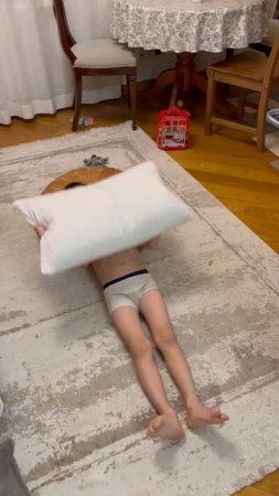 мой брат тренируется