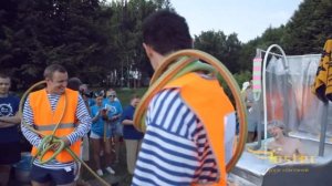 Гонки самодельных тарантасов.