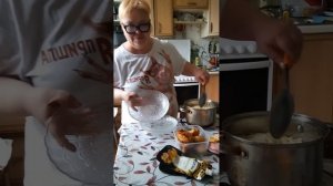 Сыр в котлетах есть, брат нашел😁