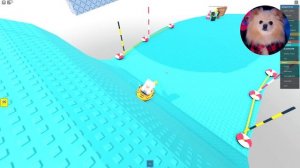 ПЛЫВУ ВНИЗ НА ЛОДКЕ В РОБЛОКС ! ЖЕЛТАЯ ЛОДКА VS РОЗОВАЯ ROBLOX