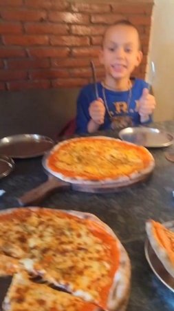 Eating pizza in Vrindavan  #vrindavan #food #streetfood #pizza #shorts