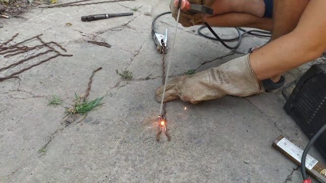 КАК СДЕЛАТЬ РОГАЧИК ДЛЯ РЫБАЛКИ С ПОДРУЧНОГО МАТЕРИАЛА ЗА 15 МИНУТ смотреть онлайн