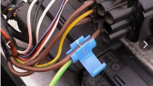 Как правильно подсоединиться к проводу в авто...