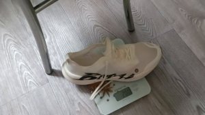 Сравнение кроссовок Saucony endorphin pro и Bmai 3.0 turbo.