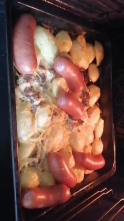 ГОТОВИМ КАРТОШКУ С ЛУЧКОМ, ФАРШИКОМ И САРДЕЛЬКАМИ #сезонконтентаRUTUBE #топпубликаций #топ #like