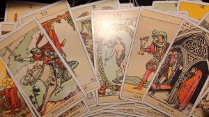 ТАРО РАСКЛАД/ ДЛЯ КОГО ВЫ СЕЙЧАС ЦЕЛЬ N 1?!   т. 89895342359 смс.  WhatsApp