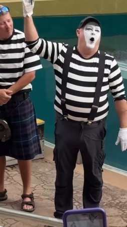 The mime went FULL Scotland on this one 😅 #seaworldmime #tomthemime #funny #shorts