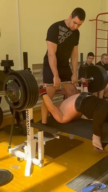 170 кг на 2 повторения #жим #профи #тяжелаяатлетика #спорт #тренировка #мотивация