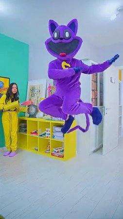 Who dances better in the game Poppy Playtime! #funny #poppyplaytime #dance