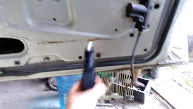 Не работает кнопка на стеклоподъемнике и замена активатора центрального замка Ваз 2114 смотреть онлайн