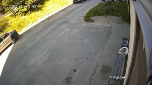Выставил разбитый унитаз у поезда так ещё поставил возле скамейки Карельская 4 подъезд 5.. 19.07.202