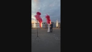 Холодные фонтаны и цветной дым на свадьбе в СПб. Пиротехническое шоу Нева-Салют