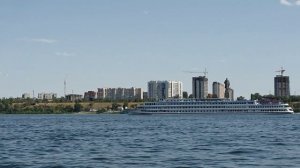 Теплоходы на Волге в Волгограде. МЕХАНИК ИВЛЕВ и др.