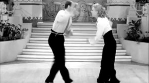 АХ, КАК КРУЖИТСЯ ГОЛОВА