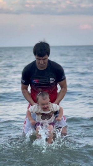 Азовское море в Мариуполе очистилось от заводов