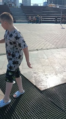 купамеся в фонтане