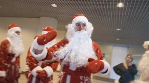 Новогодний флешмоб в «Домодедово» — поздравление посетителей аэропорта