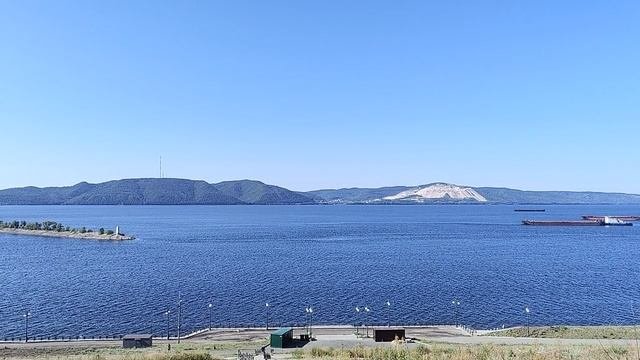 Комсомольская набережная 1