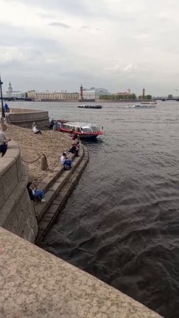 Вайб дворцовой набережной #питер #санктпетербург #городмечты #путешествия