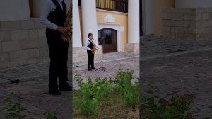 Виртуозная игра на саксофоне... 20 июля на фотовыставке