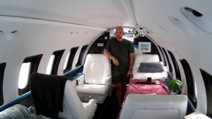 Выживите 100 дней в запертом частном самолете!