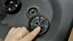 Разбор автомобиля Ниссан Ноут (Nissan Note) для самостоятельной установки авточехлов