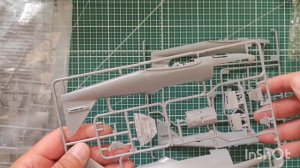 №243 Обзор модели самолёта Messerschmitt Me 262 A-1a/U2(V056) HobbyBoss 1/48+сравнение с Tamiya.mp4