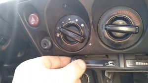 КАК ЗАМЕНИТЬ ЛАМПОЧКИ ПОДСВЕТКИ__ПЕЧКА Mitsubishi Galant 1991 года