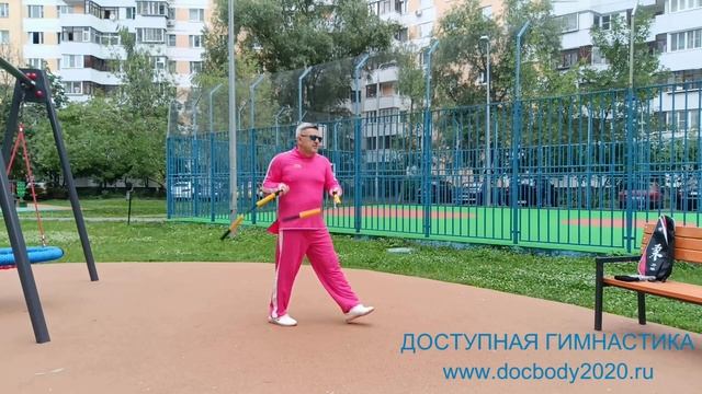 Разминка с тренировочными нунчаку (4)
