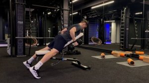 one-arm dumbbell row (Тяга в опоре на скамье)