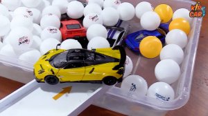 Машинки игрушки, бассейн с шариками и снег. КирКарТойс