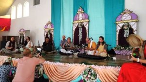 Kirtan in Govardhan Retreat Center