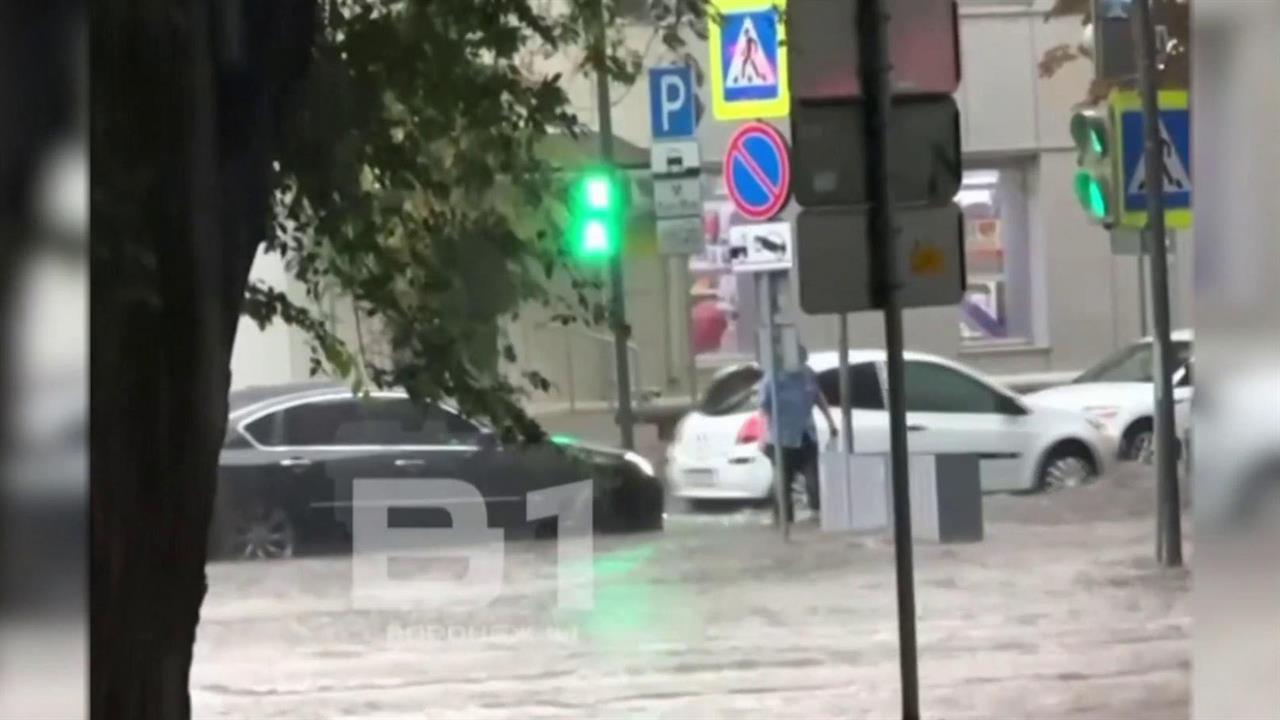 В европейской части России целый ряд регионов оказался во власти непогоды