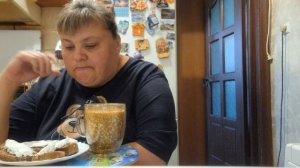 мукбанг  съела всё  что нашла в холодильнике  приятненького