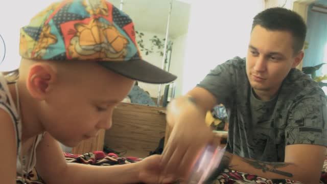 Меня бесит зависимость от гаджетов (2023)| Псевдодокументальная телепередача смотреть онлайн