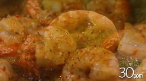 y2mate.com - Garlic Prawns in a cream chili parsley and white wine sauce_v720P