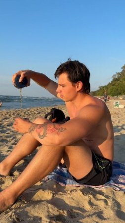Сделал комплимент девушке при своей жене 🥀