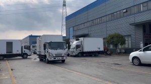 Промтоварные и изотермические фургоны Isuzu категории В и С на различных шасси.