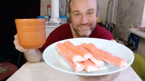 распаковка и завтрак с Рыжулей крабовые палки. мукбанг. обжор. еда на камеру. диета. шизофрения.