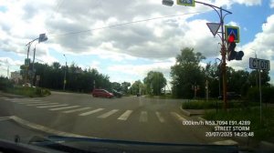 Два нарушителя на красный