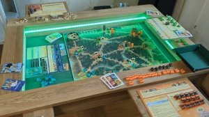 Стол для настольных игр из массива дуба