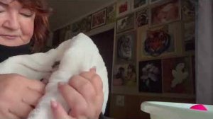 В Белогорске выключили свет, а я сидя у окна все равно пытаюсь накормить малышку